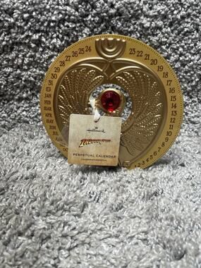 Hallmark Indiana Jones Headpiece Staff of Ra Perpetual Calendar Brand New Tags